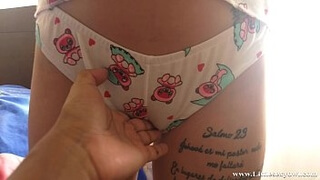 Молодая блядь в нижнем белье дает другу поласкать киску и занимается с ним сексом